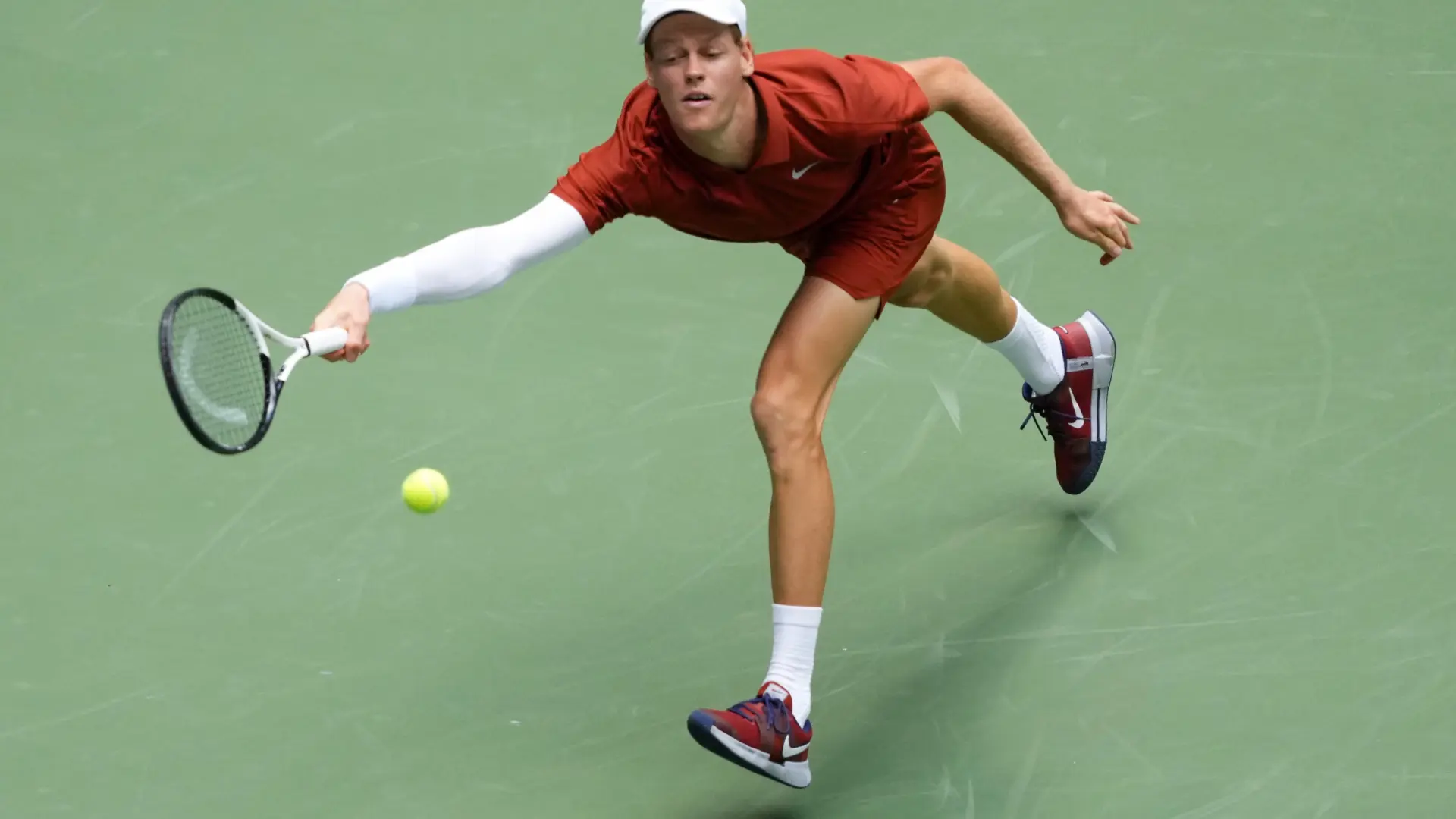 Sinner arrasa a Kopriva en la primera ronda del US Open y se lanza a la defensa del título