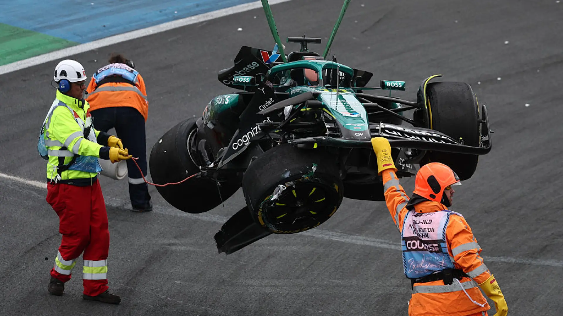 Fortísimo accidente de Lance Stroll en los Libres 2 del Gran Premio de Países Bajos: el Aston Martin queda totalmente destrozado