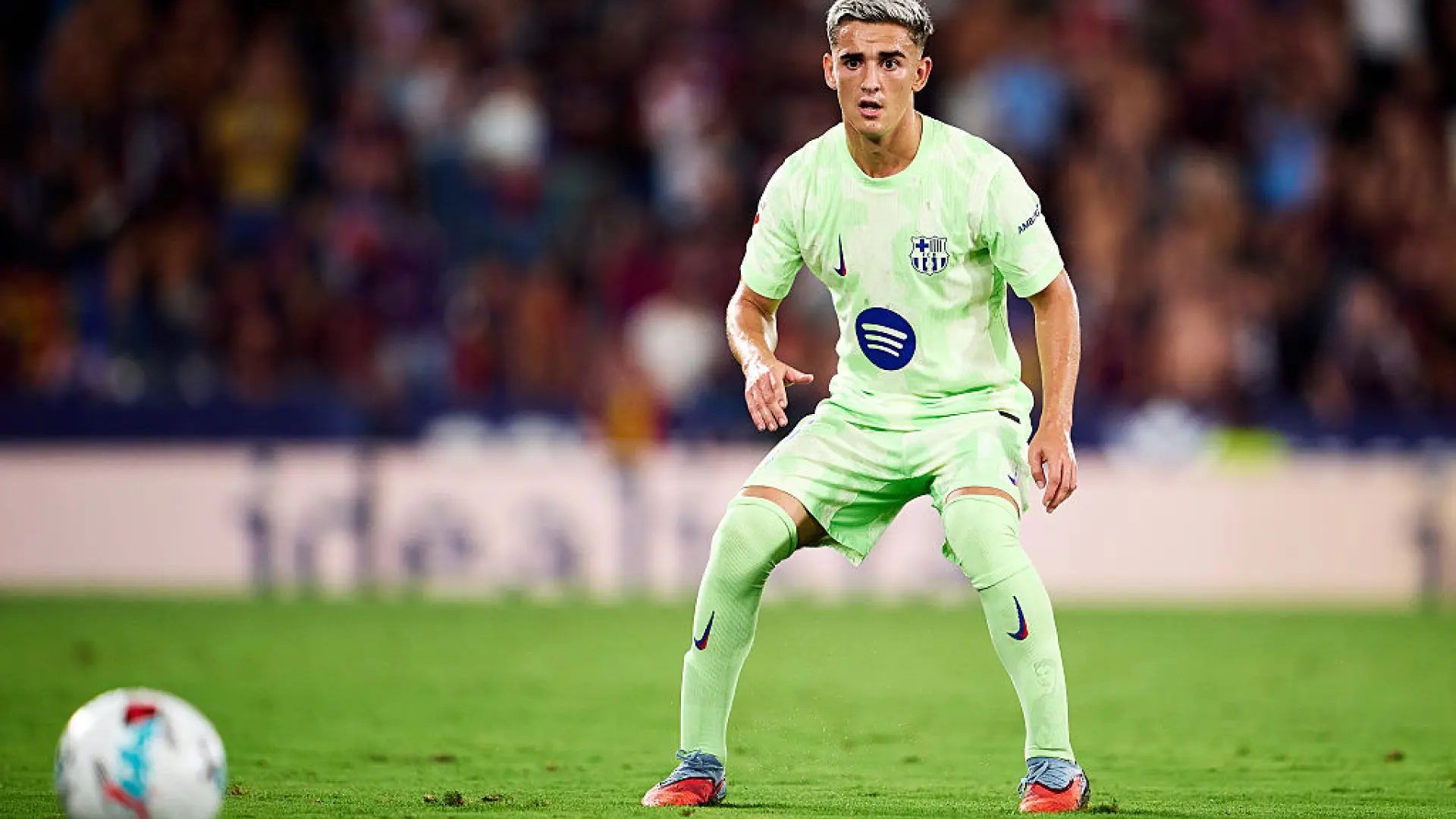 Gavi, baja con el Barça ante el Rayo y con la selección española por sus molestias en la rodilla derecha