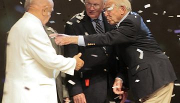 Fallece a los 97 años el astronauta Jim Lovell, origen de «Houston, tenemos un problema»