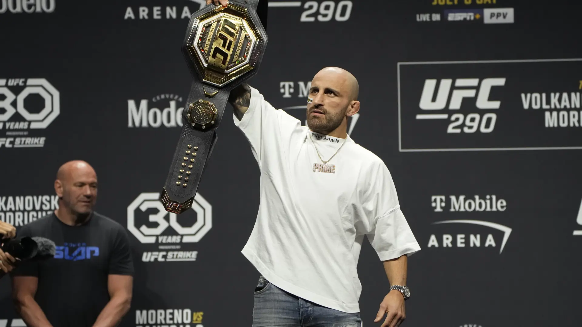 Volkanovski quiere defender el título ante Lerone Murphy tras su brutal KO en UFC 319: «Creo que es obvio»