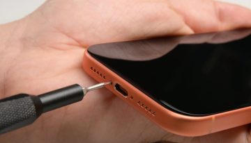 Apple ha solucionado el mayor problema del iPhone con una técnica centenaria. Su protagonista es un par de gotas de agua