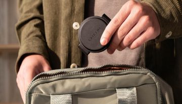 Satechi tiene una base de carga que no sólo es ideal para iPhone, Apple Watch o AirPods. También lo es para llevarla plegada