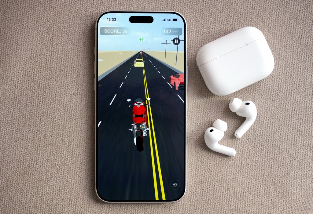 "¡Mira, mamá, sin manos!": he conducido una moto con mis AirPods moviendo la cabeza en este divertido juego para iPhone gratis