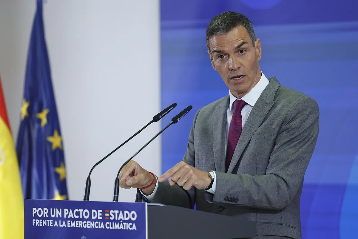 Sánchez carga contra Tellado por pedir «cavar la fosa» del Gobierno: «Es un insulto a las víctimas» de la Guerra Civil