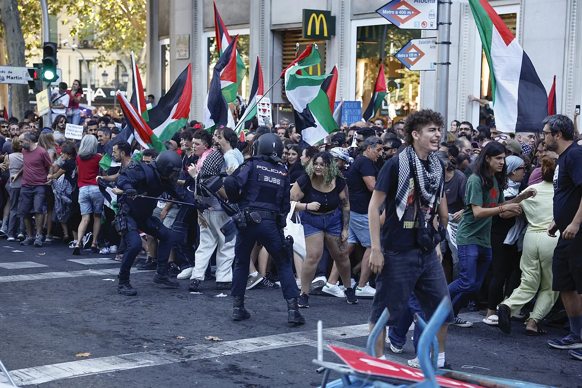 Yolanda Díaz, tras la suspensión de la última etapa de la Vuelta en Madrid: «Nuestra ciudadanía es un ejemplo de dignidad»