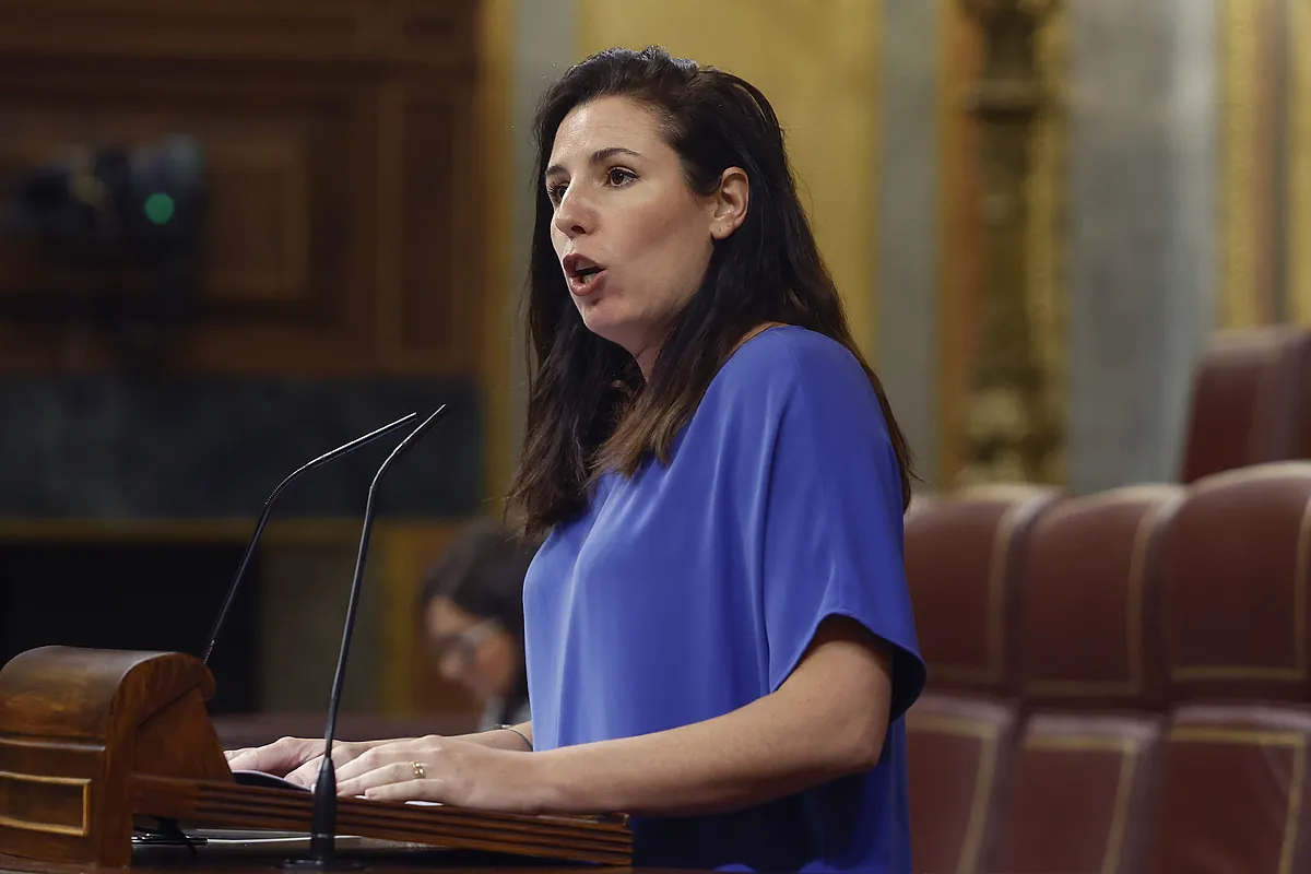 El PP vota a favor de tramitar una norma de Vox para «restringir la regularización de inmigrantes ilegales a través del arraigo»