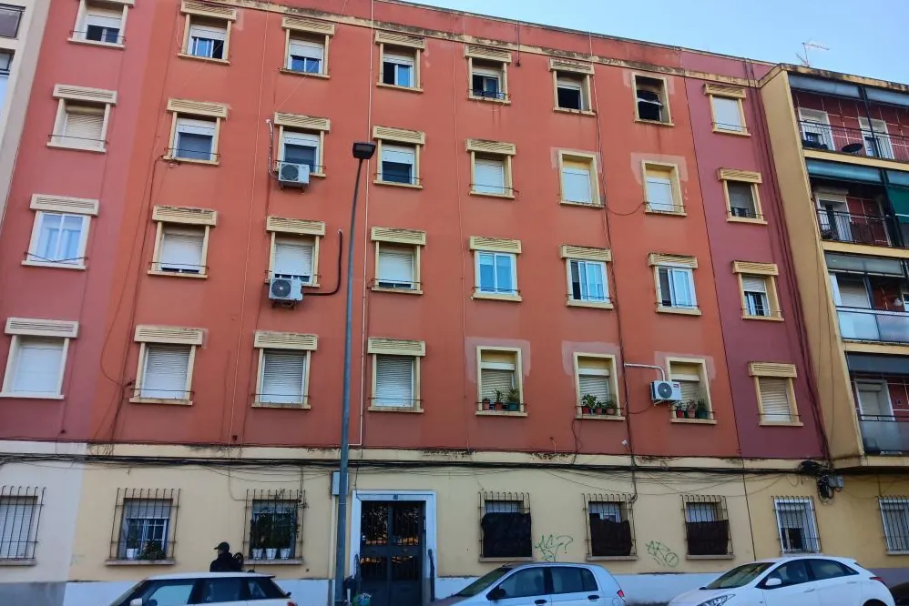 Prisión provisional por encubrimiento para el padre del detenido por la muerte de la mujer en el incendio de Badajoz
