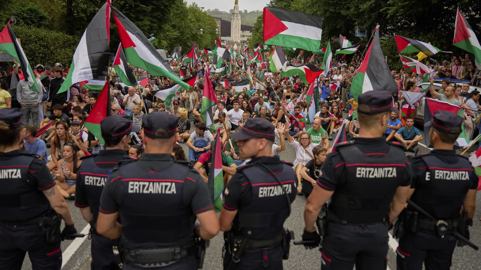 Quedan en libertad los tres detenidos por las protestas propalestinas en la etapa de la Vuelta en Bilbao