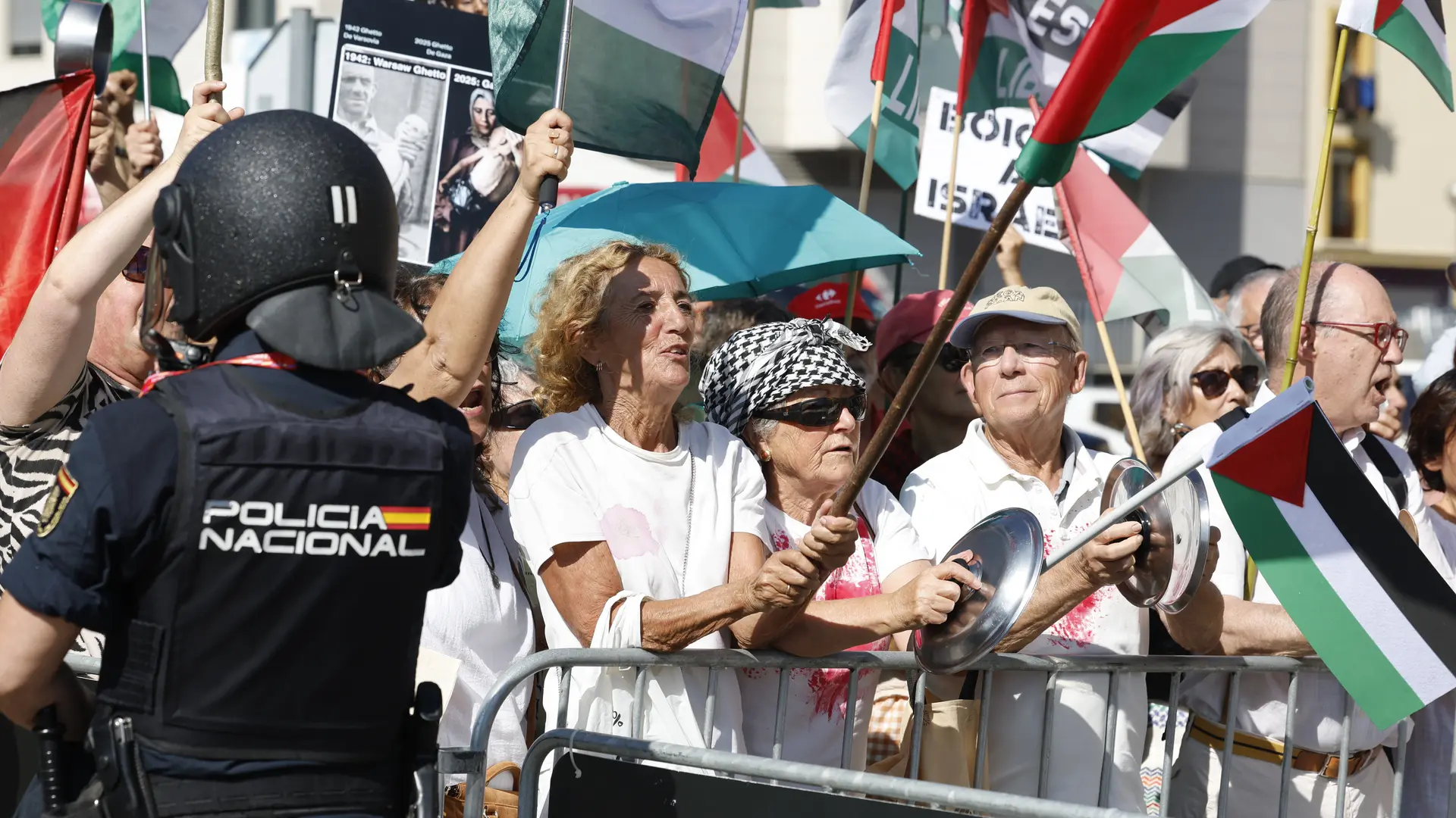Nuevas protestas propalestinas en la Vuelta: cacerolada contra el equipo de Israel en el inicio de la Etapa 13