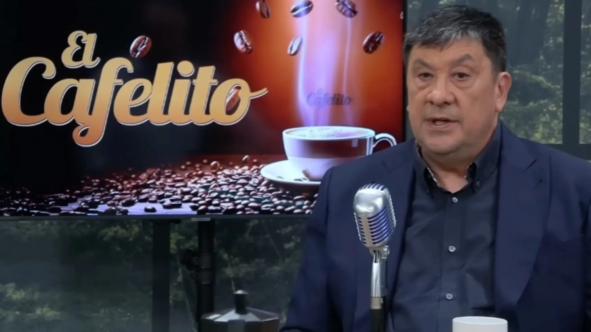 El 'Mono' Burgos recuerda en 'El Cafelito' su relación con Jesús Gil: «Cuando tenía cáncer, quería llevarme a Houston para operarme»
