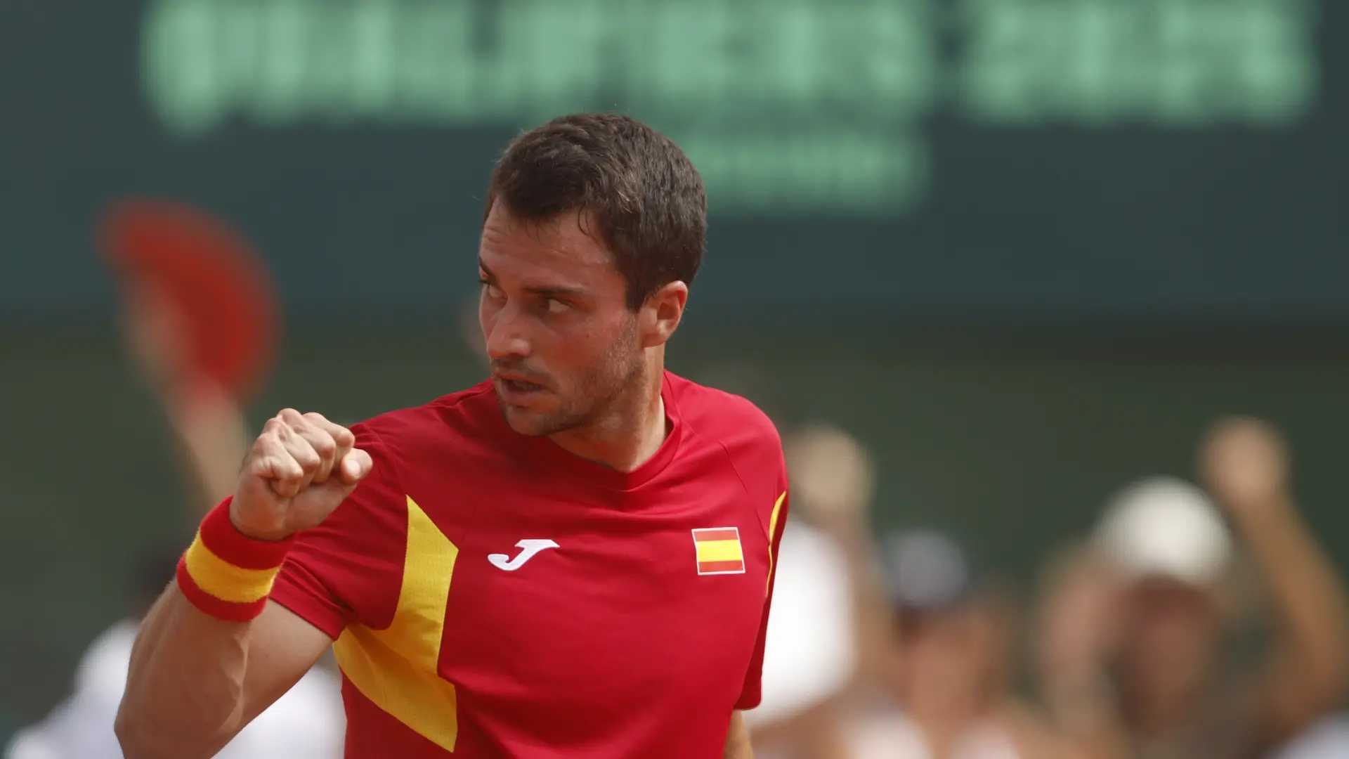 España sigue con vida en la Copa Davis: Pedro Martínez logra la gesta ante Holger Rune y fuerza el partido decisivo