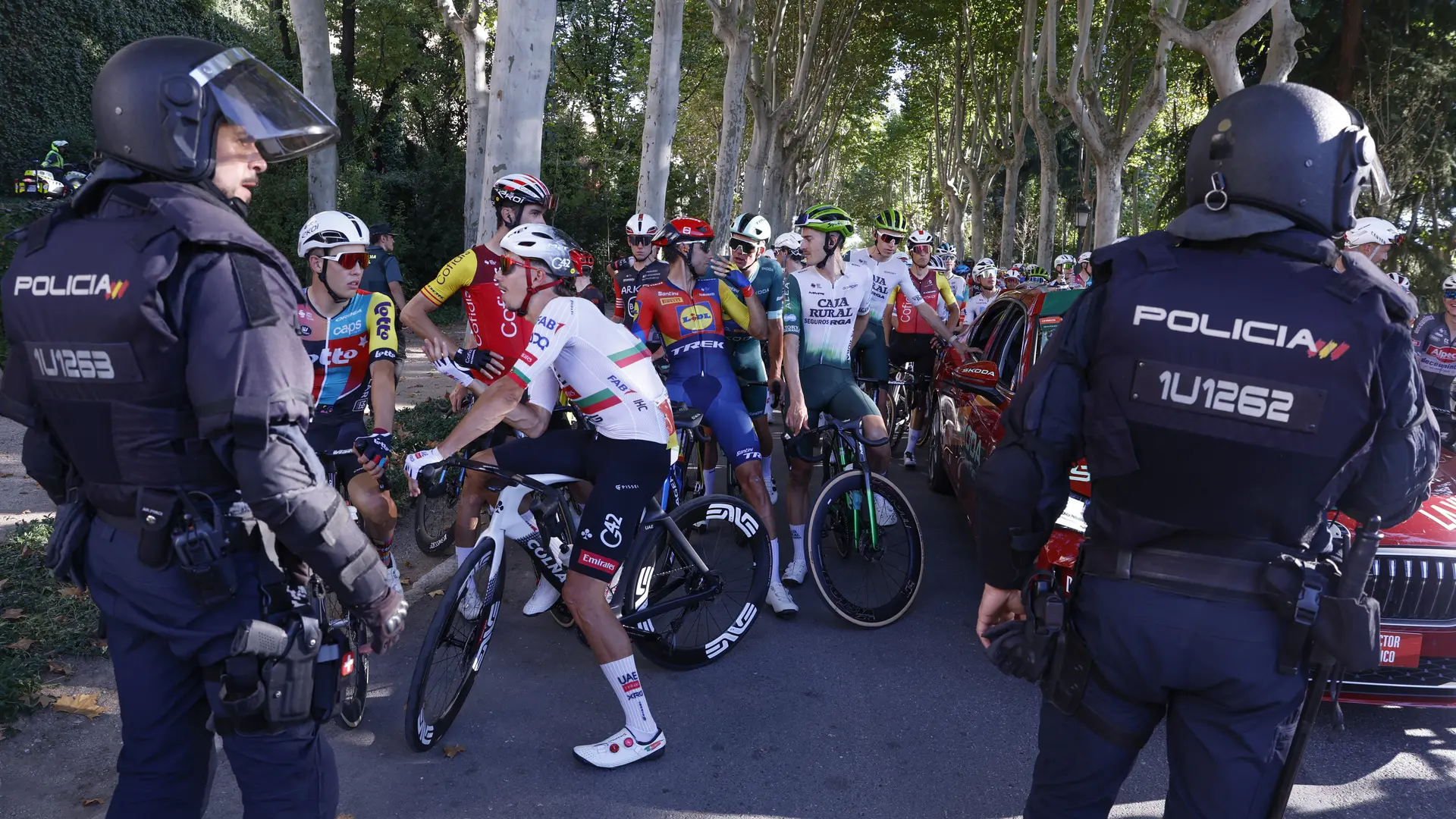 La UCI señala a Pedro Sánchez por el boicot a La Vuelta en Madrid: «Lamentamos que el presidente y su equipo lo hayan respaldado»