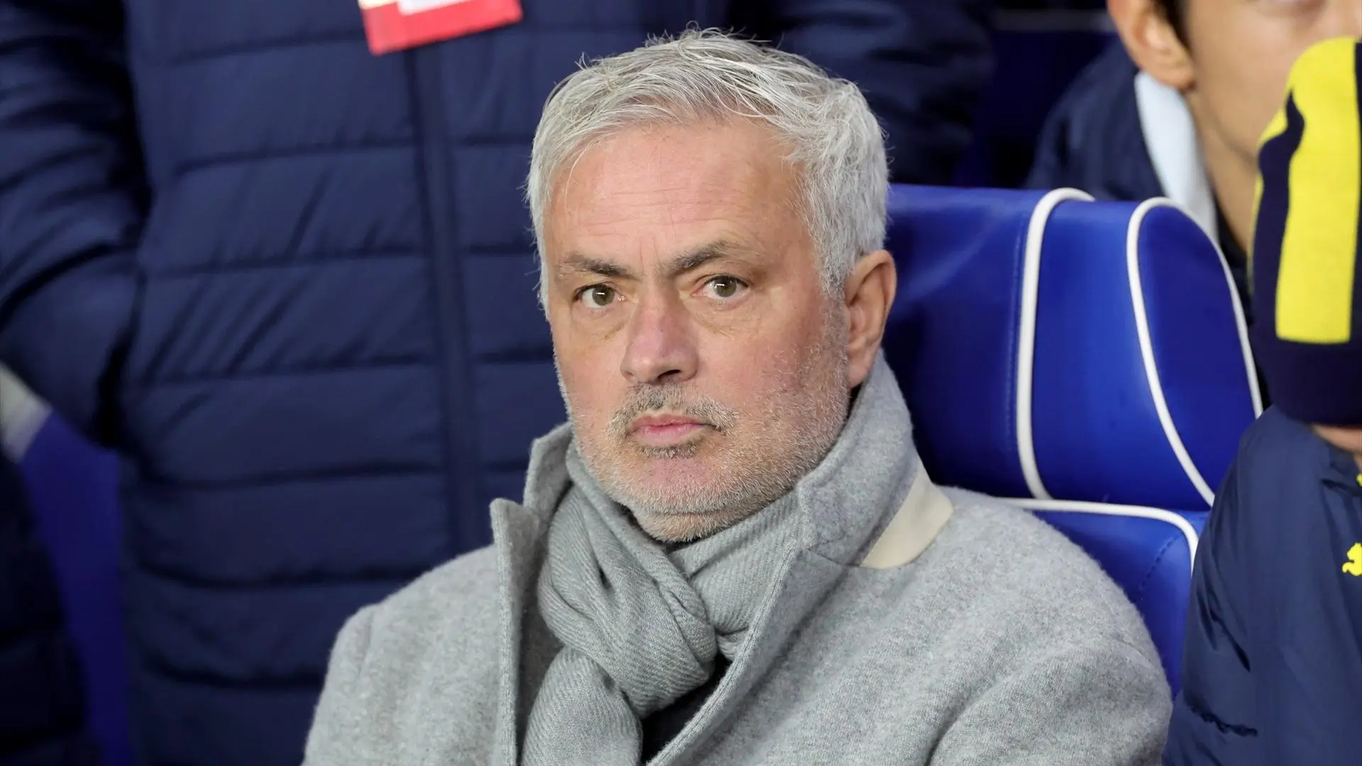 José Mourinho, muy emocionado en su presentación como nuevo entrenador del Benfica: «Viviré para el club, es mi misión»