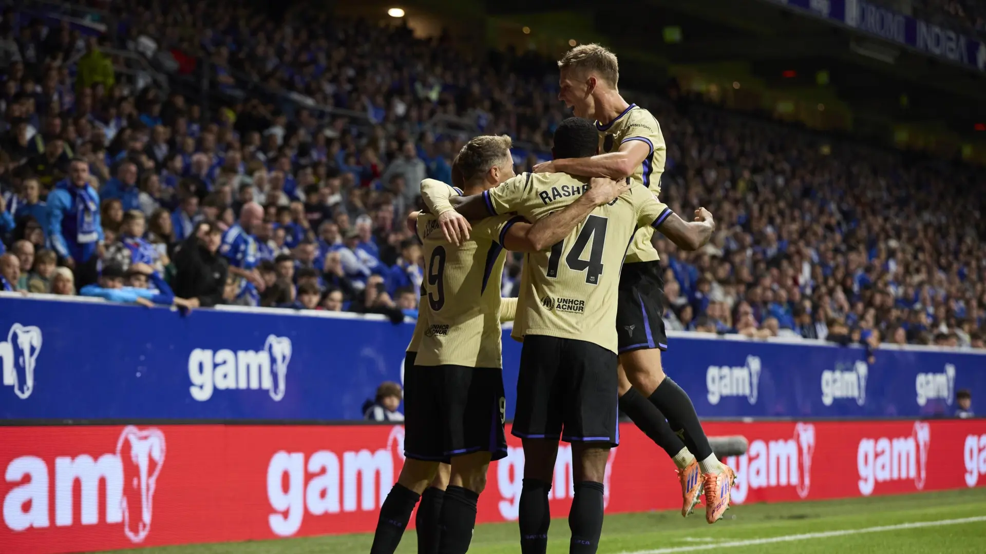 Sufrida remontada del Barça en el Tartiere para apretar al líder Real Madrid