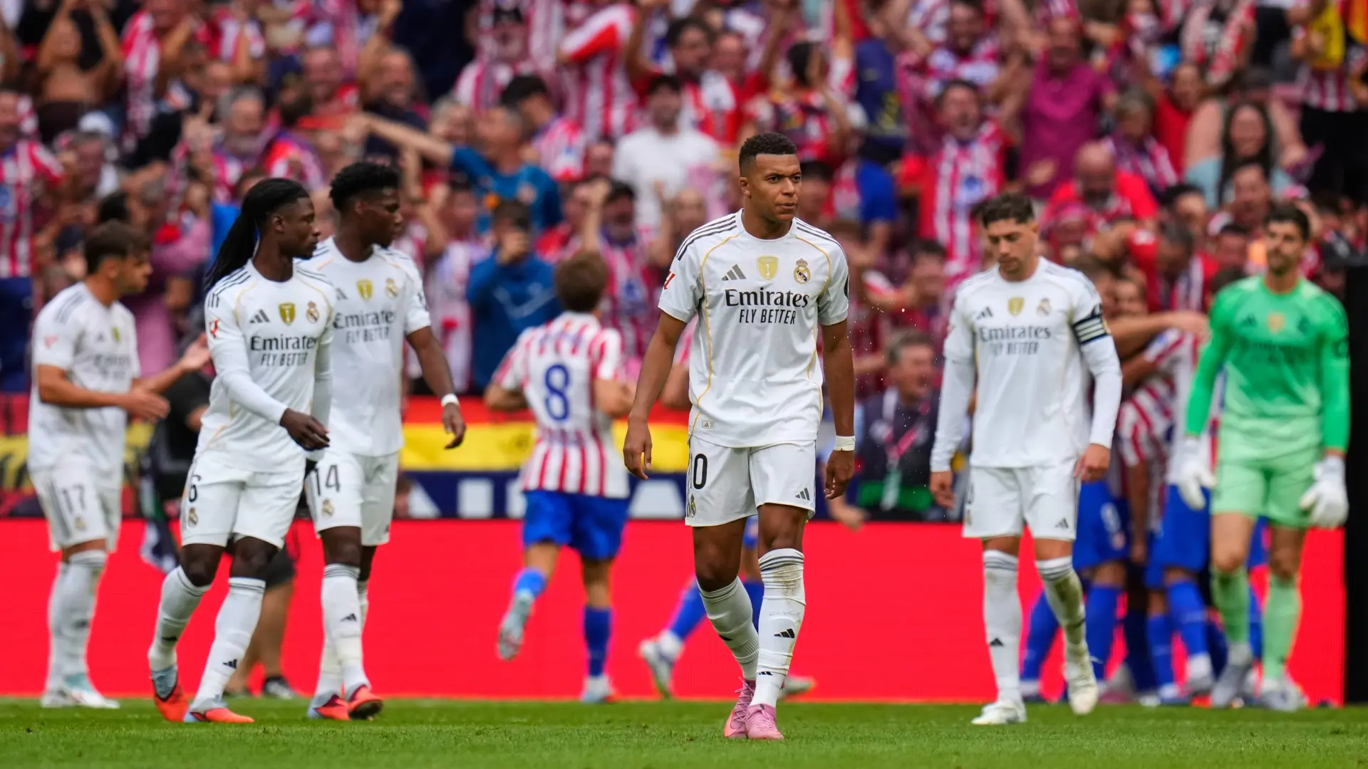 Lluvia de críticas a Xabi Alonso tras la derrota en el derbi ante el Atlético: «Tocaba ser valiente y fue cobarde»