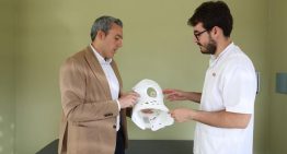 Giro en la escoliosis infantil: usar el corsé ortopédico solo por la noche es igual de eficaz que llevarlo todo el día