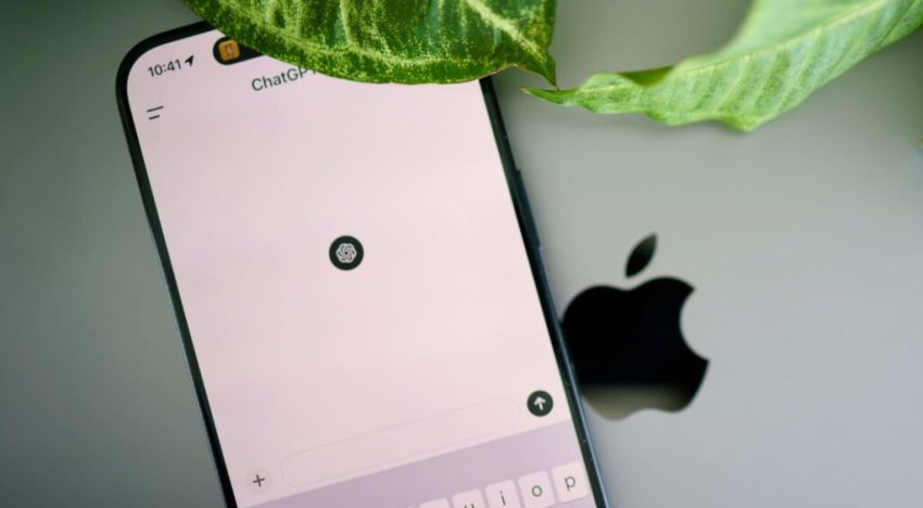 Apple construyó su imperio sobre la privacidad frente a Google y Meta. Ahora tiene un problema: le contamos todo a ChatGPT porque ya no nos sentimos vigilados
