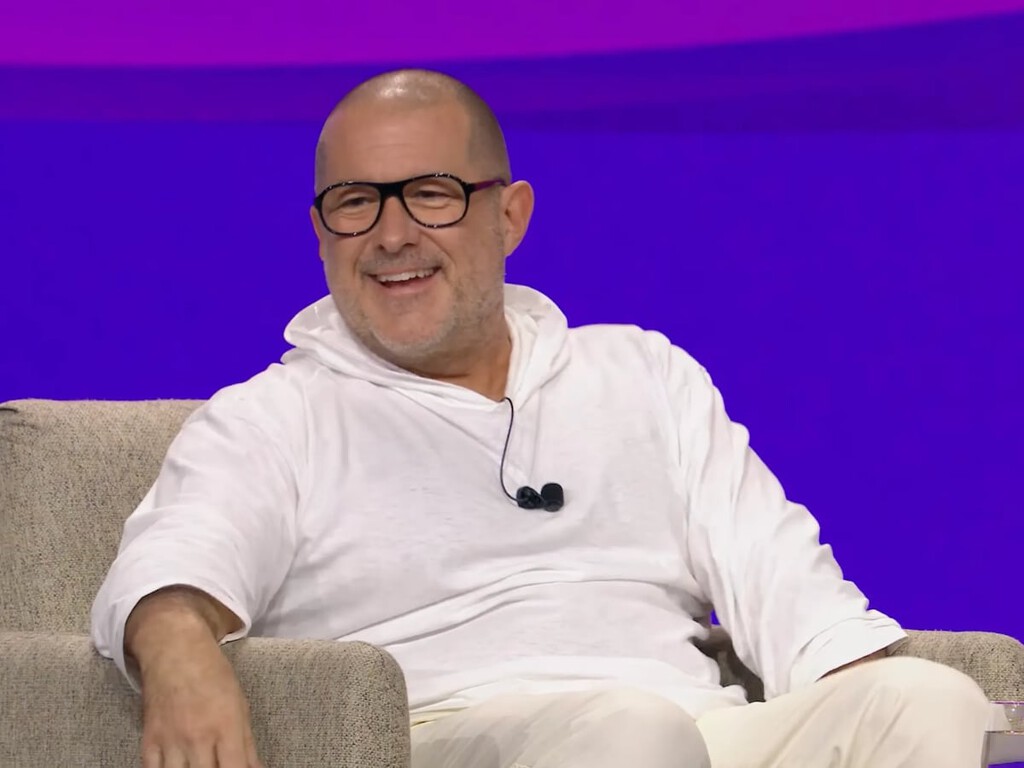 Jony Ive dejó Apple para crear el futuro de la IA con OpenAI. Su dispositivo tiene un problema: no sabe cuándo callarse 