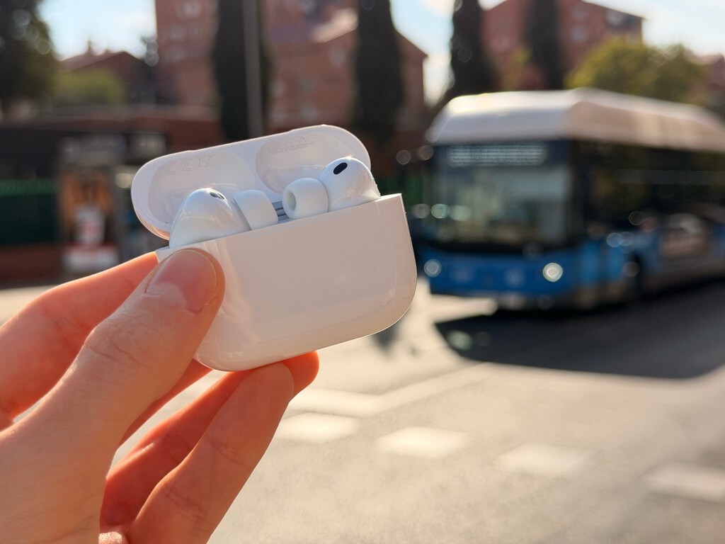 Mi salvación contra el ruido de Madrid no ha sido mudarme al campo, ha sido la última actualización de Apple para los AirPods Pro 3