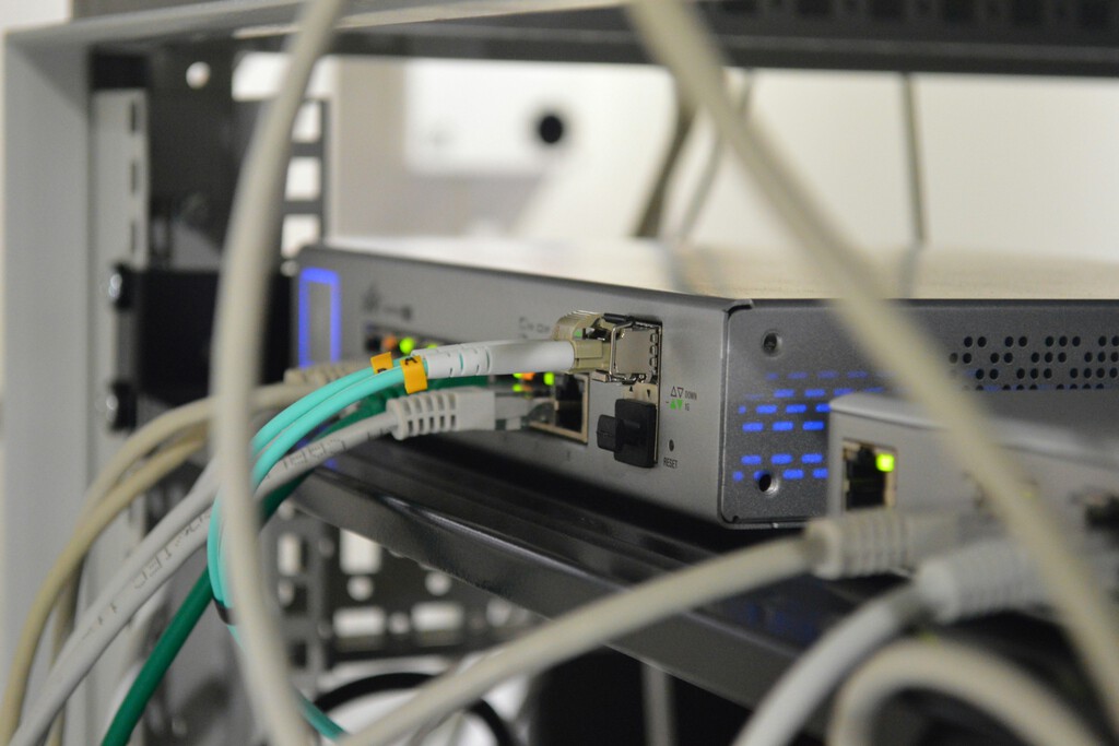 El Wi-Fi de casa puede ir más lento por culpa de tus cables. Esta es la mejor solución para que no pase 
