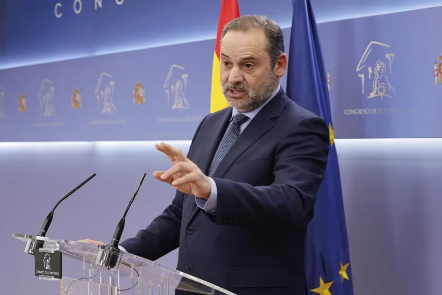 El informe de la UCO sobre el patrimonio de Ábalos concluye que el ex ministro operaba de manera continua con ingresos en efectivo