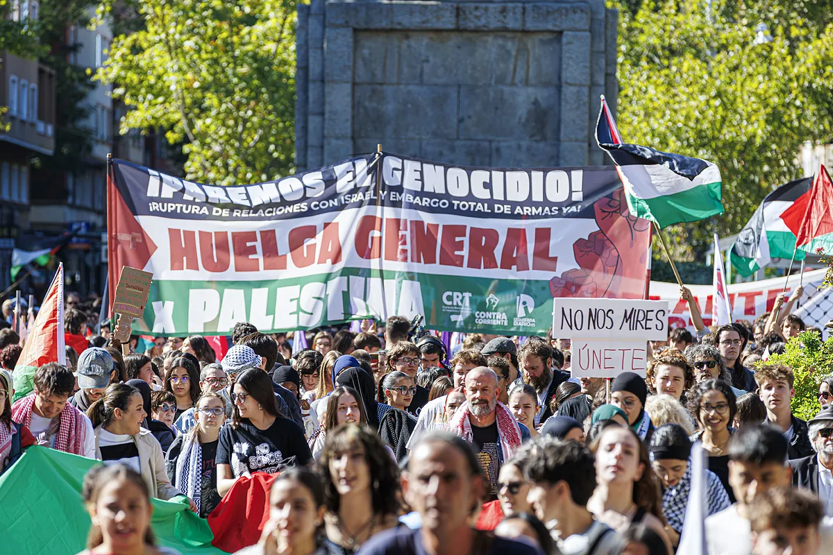 Miles de estudiantes de toda España marchan en apoyo a Palestina y piden «actos» al Gobierno: «Basta ya de palabrería»