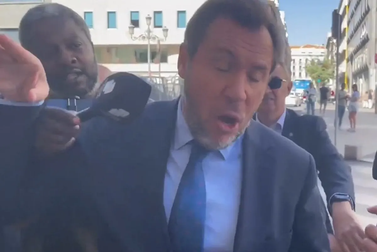 Puente llama «miserable» a Feijóo tras afearle el líder del PP su actitud ante preguntas por los sobres del PSOE
