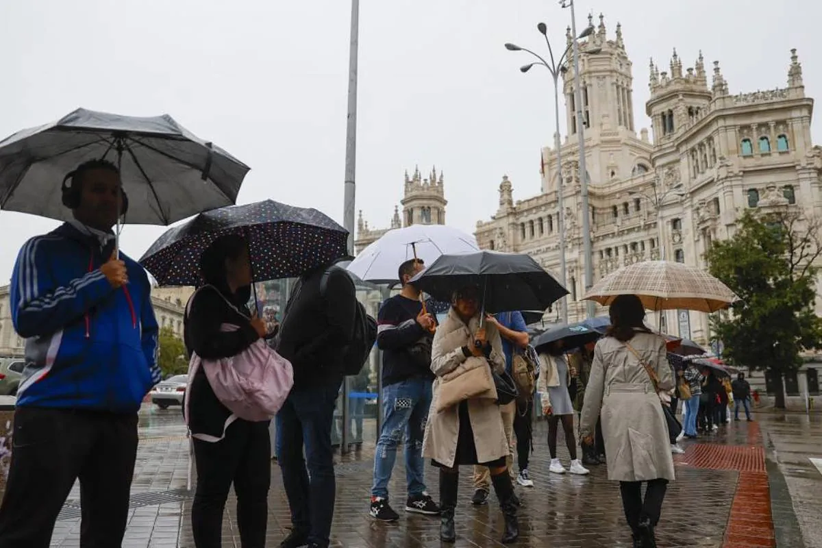 La Aemet alerta de un nuevo frente de lluvias y tormentas: tiempo estable hasta el domingo en la Península y Baleares