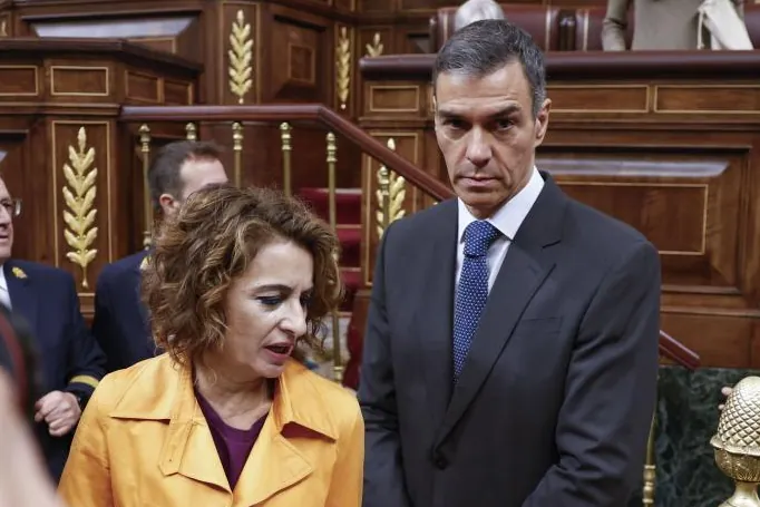 La Comisión Koldo cita a Pedro Sánchez el día 30 para rendir cuentas de la corrupción y el PP le advierte: «España entendería el silencio como una confesión»