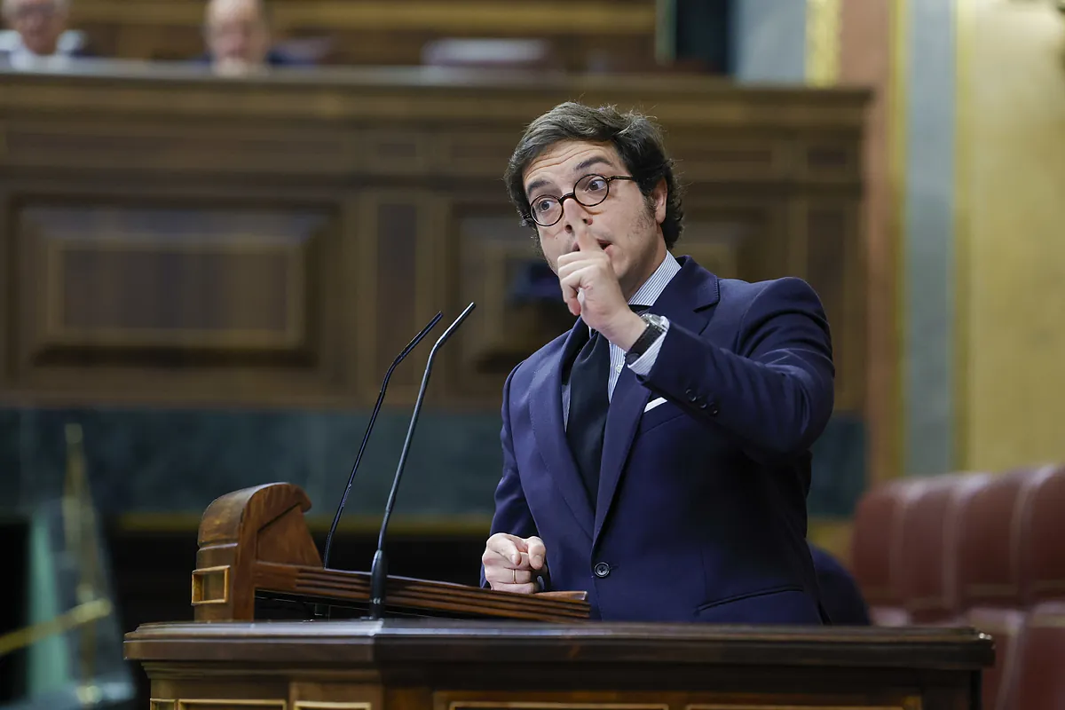 Ábalos, el estupor y un raro jueves sin bronca