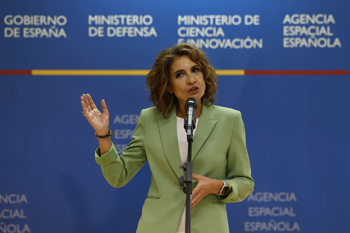 El Gobierno pide a Puigdemont «diálogo, diálogo y más diálogo» para frenar la ruptura y apunta a un problema entre Junts y Aliança