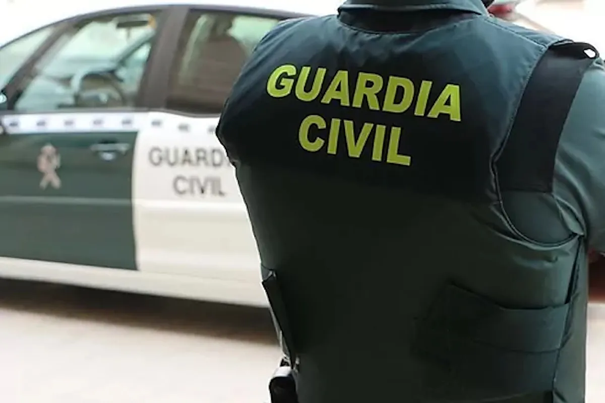 Tres detenidos por agredir y atar a un árbol a un camionero para robarle cable de cobre en Granada