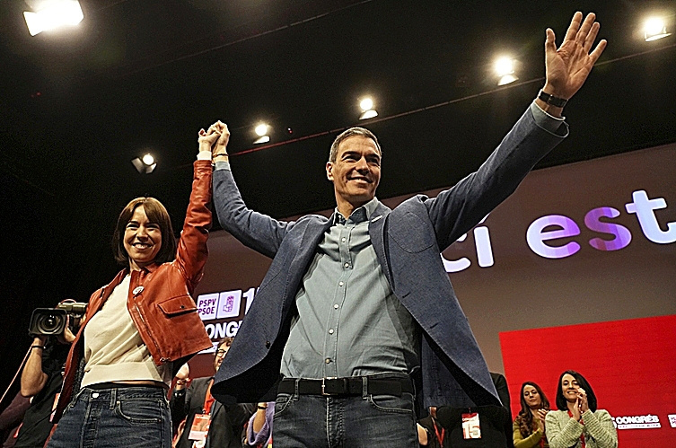 La ministra Diana Morant y el presidente del Gobierno, Pedro Sánchez.