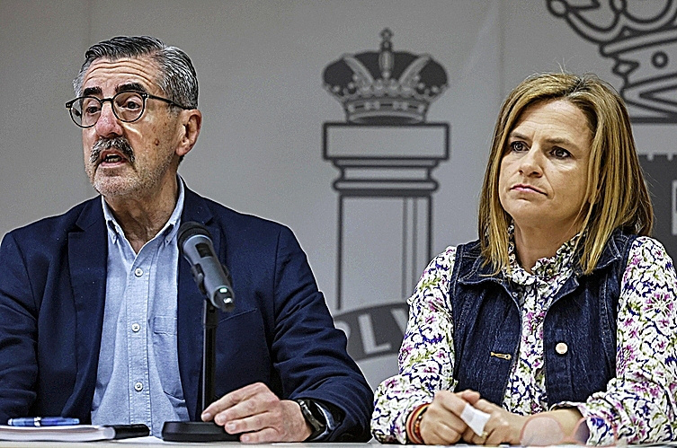 El ex comisionado de la dana, José María Ángel, y la delegada del Gobierno, Pilar Bernabé.