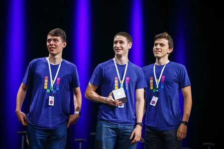 Parte del equipo de Workflow en una WWDC