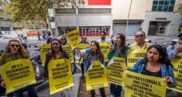 Sanitarios extranjeros denuncian la venta ilegal de citas para homologar títulos universitarios: «Piden hasta 200 euros» Sanitarios extranjeros denuncian la venta ilegal de citas para homologar títulos universitarios: «Piden hasta 200 euros»