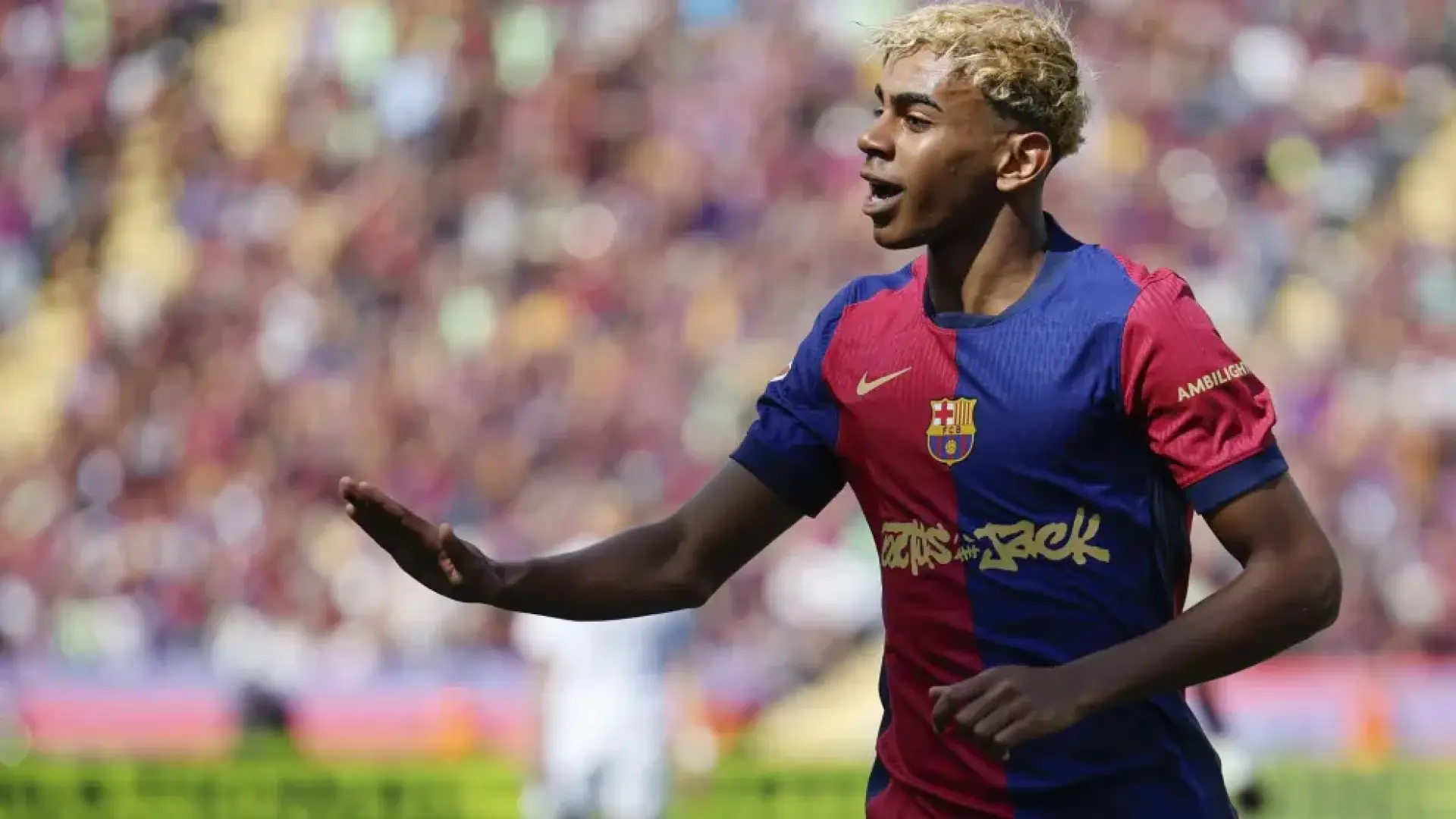 Lamine Yamal sigue calentando el Clásico con una foto celebrando en el Bernabéu: «El miedo lo dejé en Mataró hace tiempo»