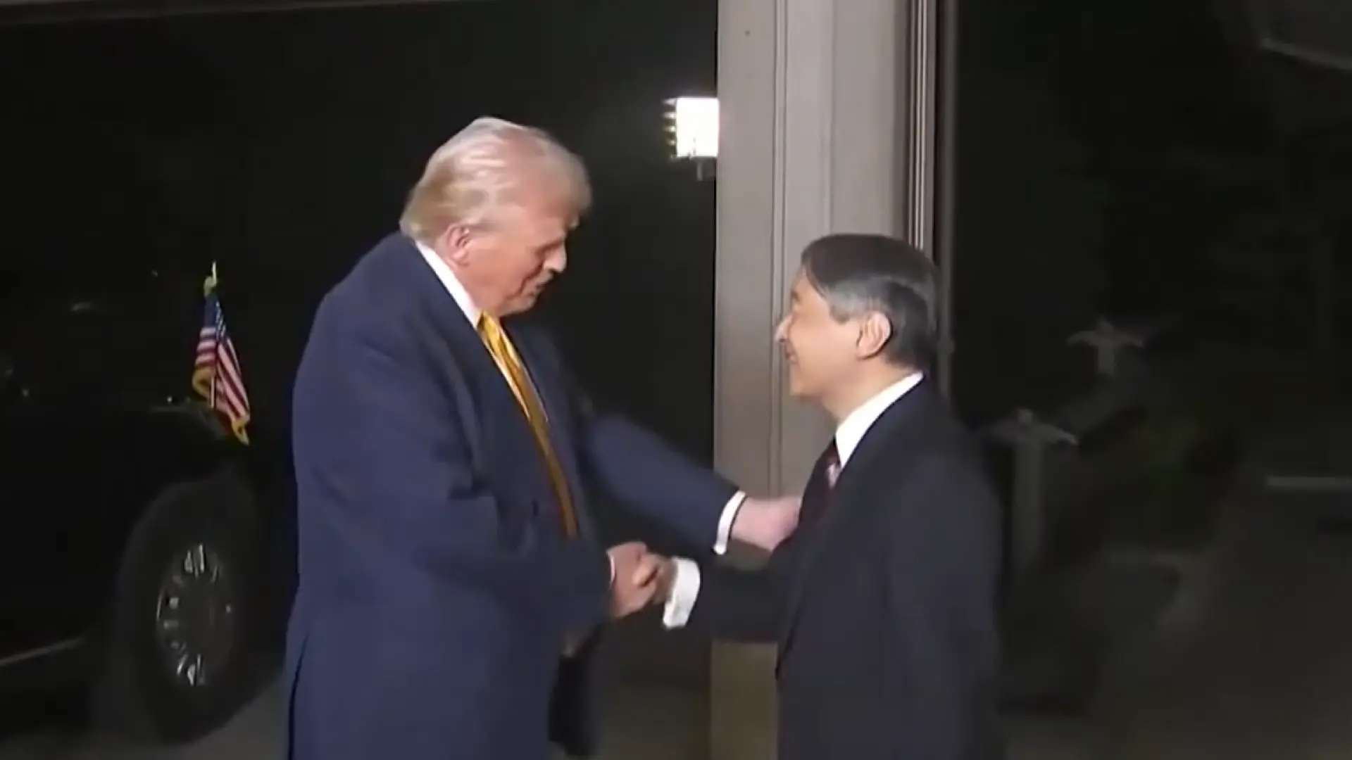 Trump se reúne con el emperador Naruhito en el arranque de su visita a Japón: «Es un gran hombre»