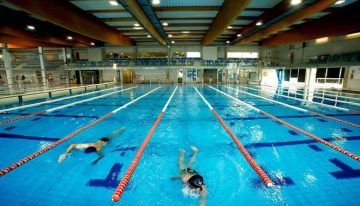 El poder de la hidroterapia en la rehabilitación de un ictus: «Pacientes que no son capaces de caminar en suelo firme logran dar pasos en el agua»