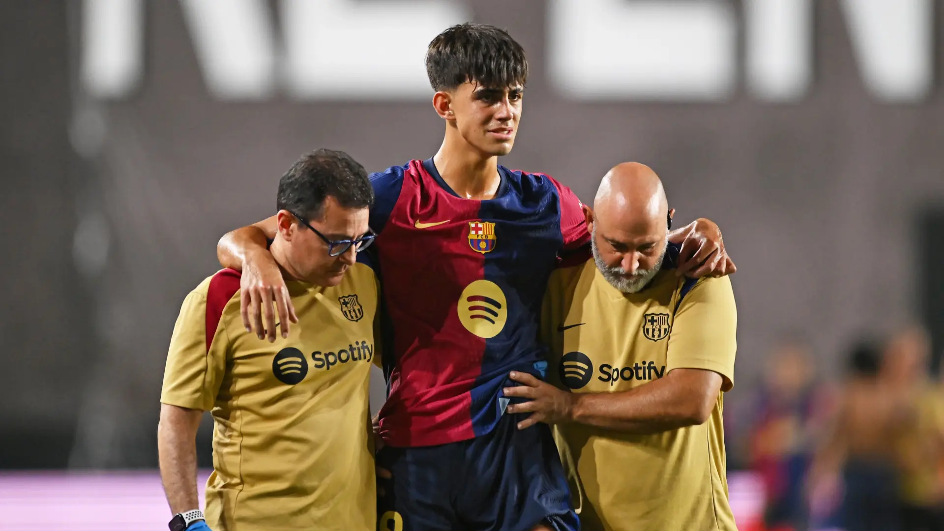 Otra lesión en el Barça: Marc Bernal también abandona la convocatoria de la selección por «molestias físicas»