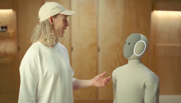 Conoce a Neo, el robot inspirado en ‘Robotina’ que hace tareas domésticas, conversa y aprende