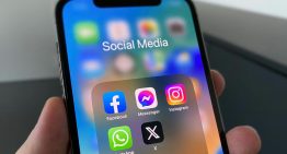 WhatsApp ya permite enviar mensajes y que el destinatario lo reciba en otra app. Pero tiene algo de trampa (de momento)