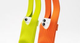 Apple ha decidido resucitar el espíritu del iPod Sock, pero esta vez de la mano de una firma de lujo. El resultado es un calcetín de 230 dólares para tu iPhone