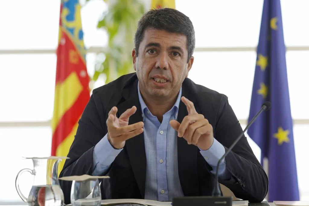 Los candidatos a suceder a Mazón pliegan velas para no desairar a Génova mientras PP y Vox ocultan sus cartas para la negociación