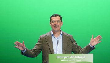 Moreno arranca la precampaña electoral del PP y pone Andalucía al servicio de la victoria de Feijóo: «España no se puede permitir este disparate ni un minuto más»