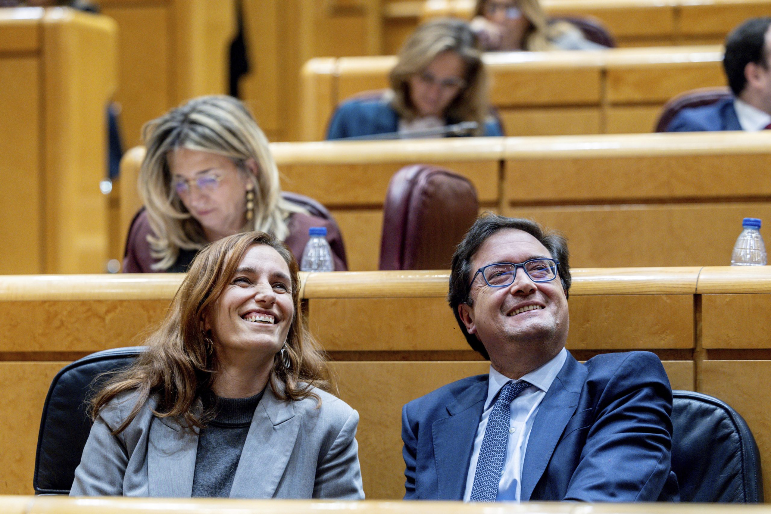 Los ministros Mónica García y Óscar López, en el Senado.