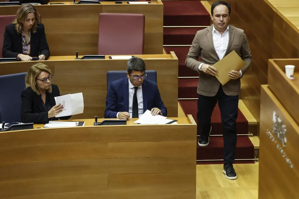 Pérez Llorca evita confirmar a los consejeros de Mazón su continuidad a la espera de pactar su investidura con Vox