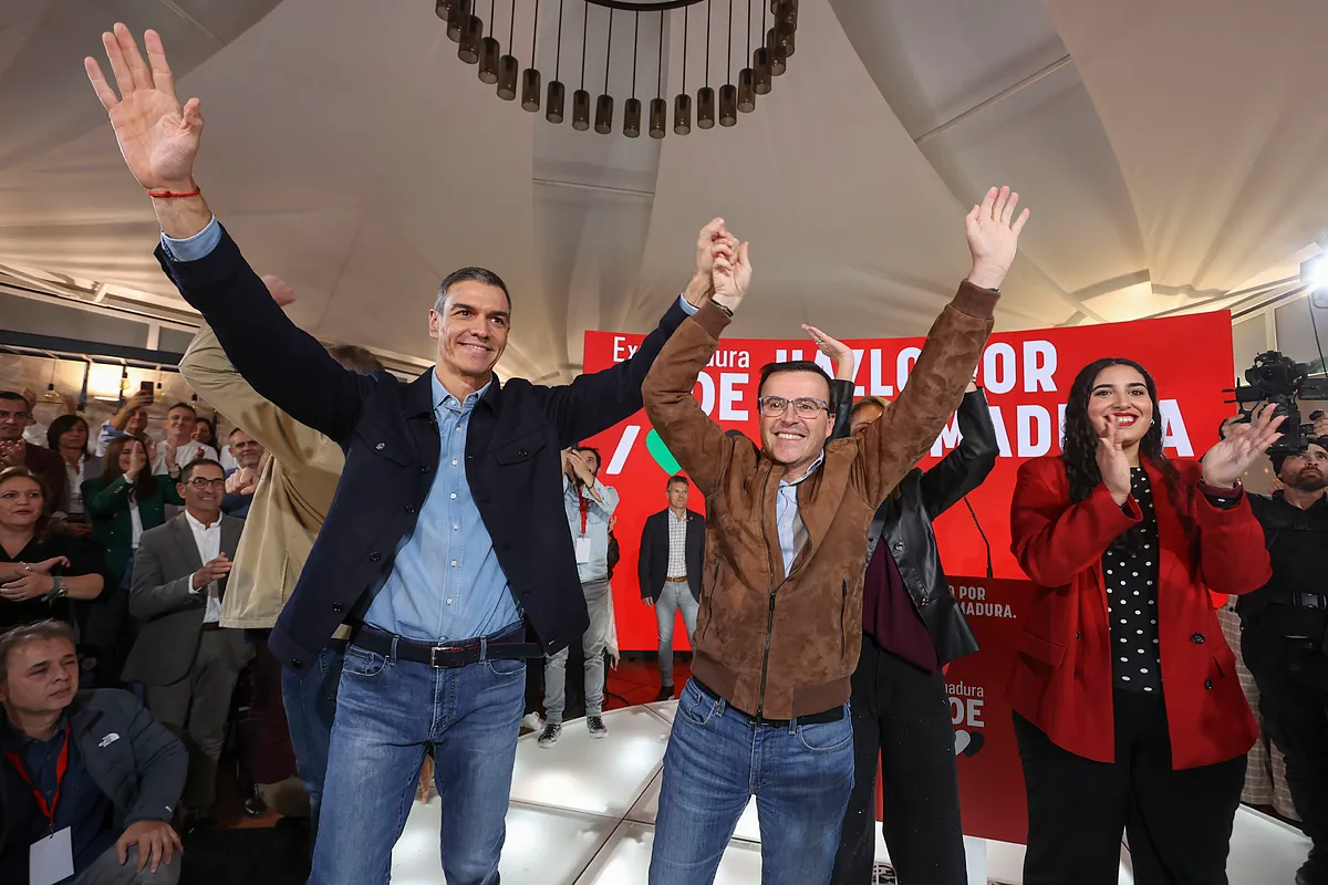 Sánchez elude hablar de la corrupción y del juicio a su hermano en su visita a Extremadura para arropar a Gallardo como candidato