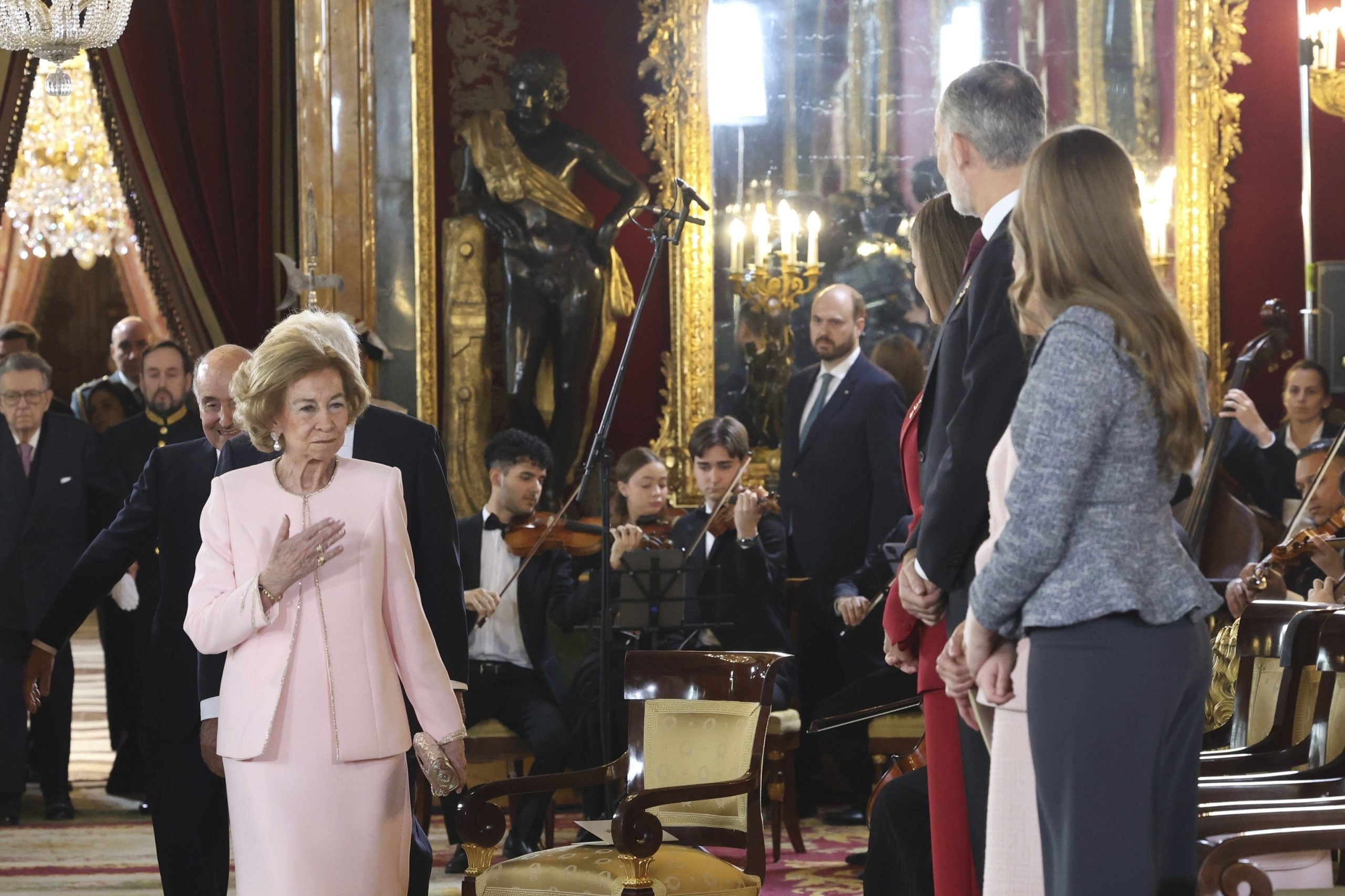 La Familia Real, en el salón del Trono